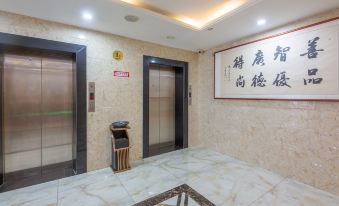 Haoyue Business Hotel(Shijiazhuang Tianshanhai World White Buddha Passenger Transport Terminal)