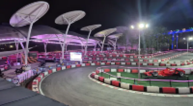 Up to 9pax, i-City i-Suite FREE WIFI 50"TV