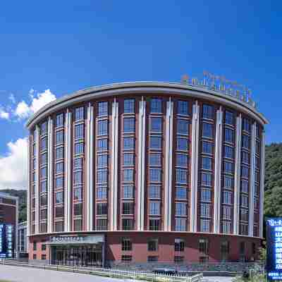 康定岷山太陽部落大酒店 Hotel Exterior