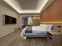 Bishkek Crystal Luxury Smart Hotel (Ala-Too Square Branch) Hotels in 