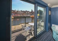 The Queens Hotel & Victoria Cloisters Apartments - Scenic