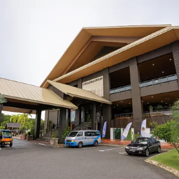 The Langit Duyong Marina Resort Отели рядом с достопримечательностью «Мечеть Абидин»