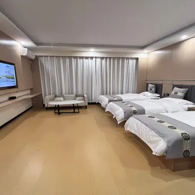 Dangchang Grand Business Hotel Hotels near Hadapu Conference Site