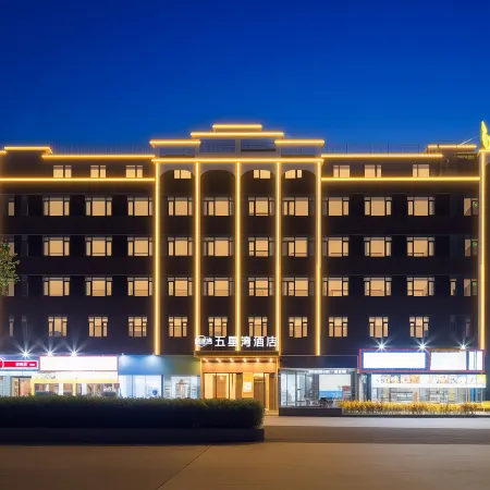 Five-Star Bay Hotel