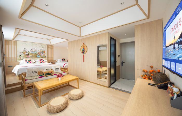 Holiday Inn Golden Hyatt (Yanji Yanbian University Department Store)