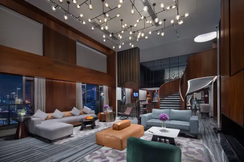 Grandnite Hotel(Guanshanhu Convention and Exhibition City Finance City) - balcony