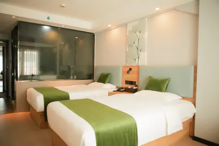 GreenTree Inn Express Hotel (Haikou Haixiu Middle Road Bangbaihui City Branch)