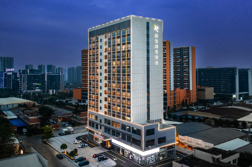 REZEN LONGUU Hotel (Foshan Sanshan Newcity North Subway Station Store) Hotel di Foshan