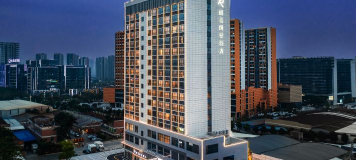 REZEN LONGUU Hotel (Foshan Sanshan Newcity North Subway Station Store) Ξενοδοχεία στην πόλη Φοσάν