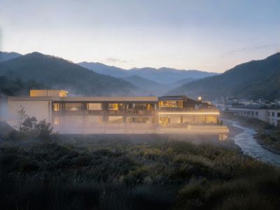Jiuzhaigou · Dusk Mountain Villa