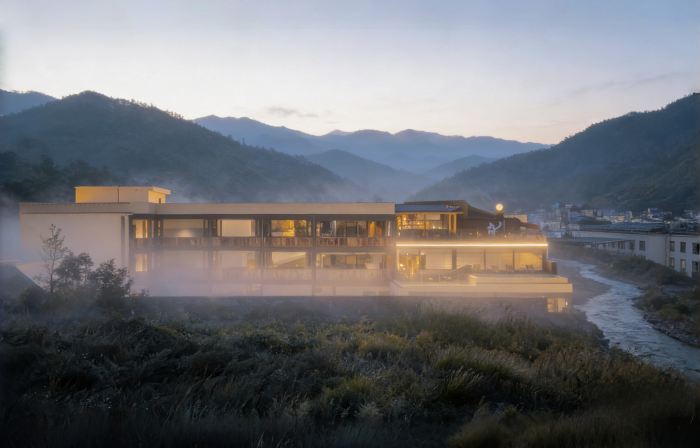 Jiuzhaigou · Dusk Mountain Villa