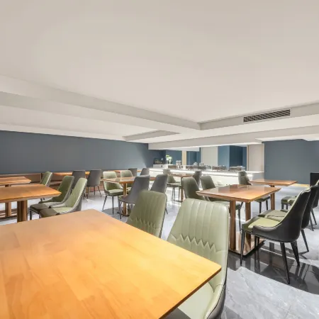Mandala Hotel (Yizhou Bus Terminal Hechi University)