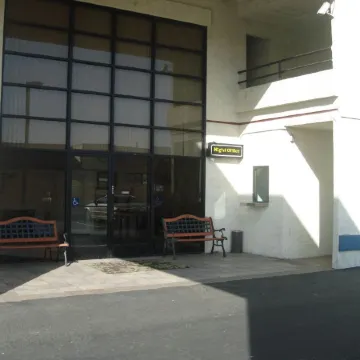 Studio 6 Bakersfield, CA - South