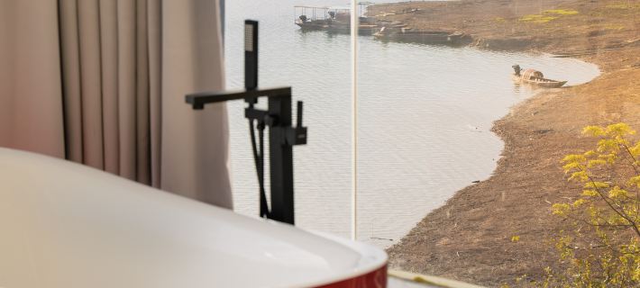 The mountain and the water embrace the Pleasant Bay Homestay โรงแรมในซื่อซิง