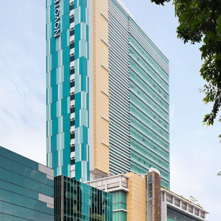 Novotel Jakarta Gajah Mada Отели рядом с достопримечательностью «Музей Маритайм»