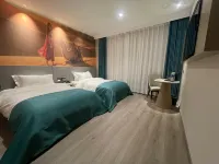 Jingmen Loulan Hotel (Xuanhua Bus Station)