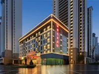 Vienna Hotel (Jiaozuo Wenxian New Pangfaxiang Zixia Park Branch) - parking
