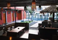 The Mango Tree- Backpackers Hostel