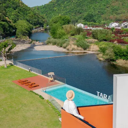 Floral Lux Hotel · Tara House