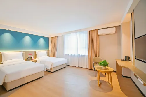Altay Fuyun Xinlü Songguo Hotel