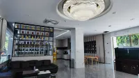 Zhenkang Qianxun Residence Hotel