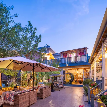 Tekes Muzi Bieyuan Homestay (Baguacheng Lijie Branch)