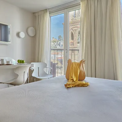 Hotel Macià Granada Five Senses Rooms & Suites エルヴィラ通り周辺のホテル
