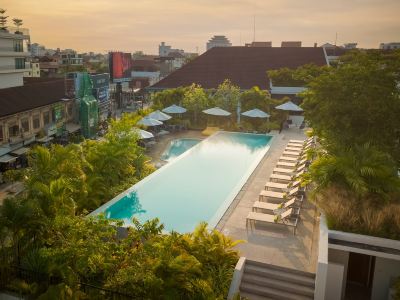 The Aviary Hotel