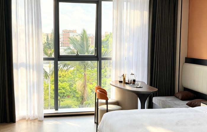 Dongguan Jinlan Hotel (Dongguan Foreign Language School | East Bus Terminal)