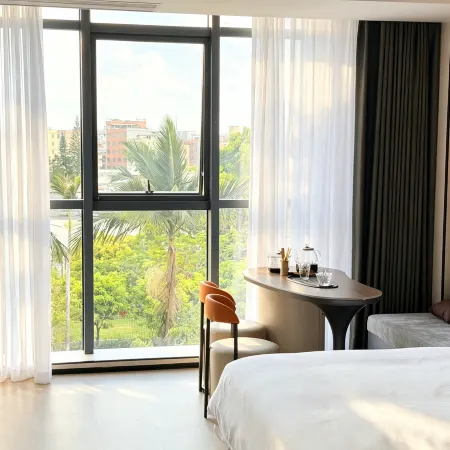 Dongguan Jinlan Hotel (Dongguan Foreign Language School | East Bus Terminal)