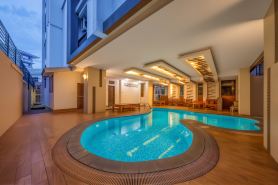 Elongme Tycoon Holiday Hotel