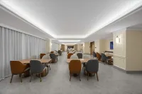 維也納酒店（畢節七星關區高鐵站店） - 停車場