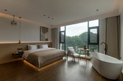 Bamboo Fragrance · Half-Abode by the Mountain Guesthouse Hotele w: Outside Hongcun scenic area