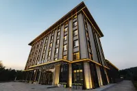Huanren Zhongkun Hotel - parking