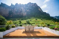 Huguan · Banshan Jian Yue Moon Hill Boutique Stay (Baquan Gorge Scenic Area) - vue sur la montagne