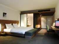 Hotel Stadtpalais Hotels near Poll