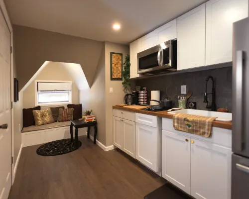 15 min away from - Universal Studios! -Cozy Studio Hotels near Mitchell L Nutter Park