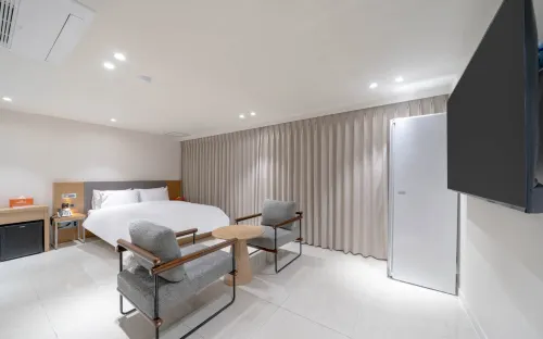 Ulsan Hound Hotel Samsan - Motels