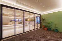 Orange Hotel (Harbin Central Avenue Pedestrian Street) - موقف سيارات