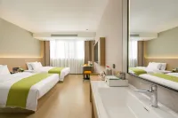 MILI Ligh Hotel - parking