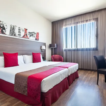 Hotel Best 4 Barcelona Отели рядом с достопримечательностью «Пляж Богатель»