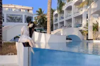 Boundless Space Design Hotel (Yalong Bay Bohou Village Branch) Hotels in Sanya