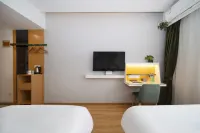 Hanzhao Hotel (Feidong Yuzhou Plaza Guiwang Subway Station)