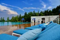 Youyang Taohuayuan Forest Hotel Hotel di Youyang Tujia and Miao Autonomous County