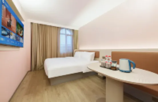 HanTing Hotel (Dalian Jinshitan Light Rail Station Discoveryland) Hotels near Dalian Golden Pebble Beach National Tourism Resort