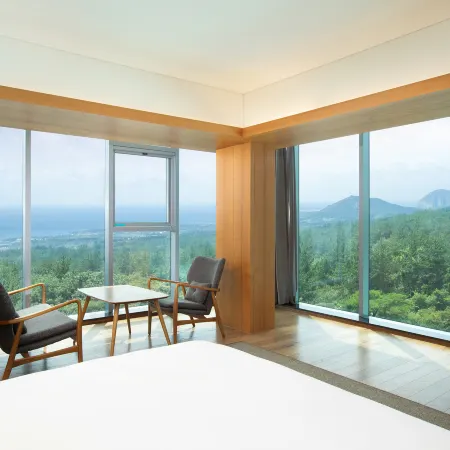 WE Hotel Jeju Отели рядом с достопримечательностью «Храм Попхваса»
