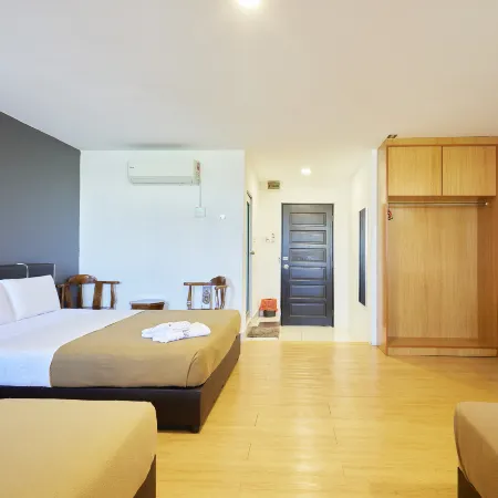 Uncle Guesthouse Kuala Terengganu Отели рядом с достопримечательностью «Мечеть Абидин»