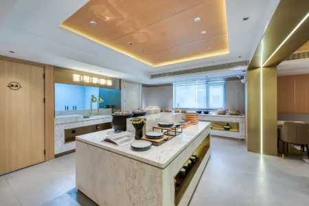 Starway Hotel (Nanjing Luhe Chemical Park Longyang Road) Отели рядом с достопримечательностью «Wanshougong»