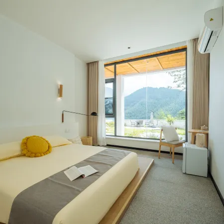 floral hotel Yichun and Jinyunshang mountain spring Jingshu Homestay