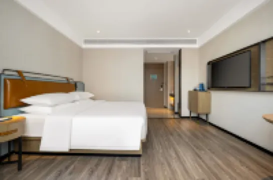 โรงแรมอีชาร์ม (สถานีรถไฟความเร็วสูง กุ้ยกัง หวู่เยว่พลาซ่า)